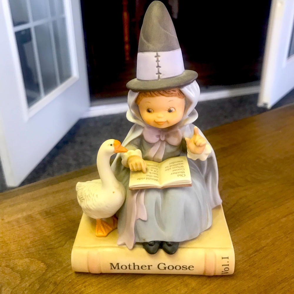 Charming Mother Goose Figurine with Goose‎